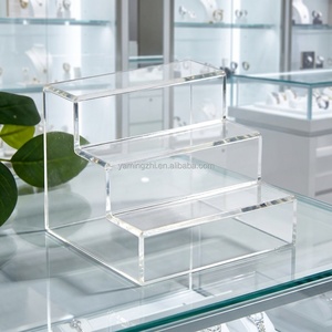 Exhibidor Acrílico de 3 Niveles para Joyería, Perfumes y Artículos de Boutique, Resistente al Amarilleamiento, con Estantes Transparentes - Product Image 3