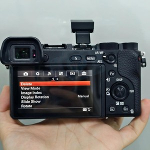 กล้องดิจิตอลมิเรอร์เลส HFT Professional Alpha A6300 พร้อมเลนส์ 16-50 มม. เซ็นเซอร์ CMOS การ์ด SD ฟรีมเฟรม APS-C วิดีโอ 4K UHD ขายส่ง - Product Image 4
