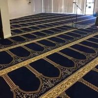 Tapis de mosquée Raschel PP, du mur au mur, économique et durable pour les grands projets de mosquées et centres islamiques