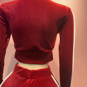 Completo da donna in velluto casual autunno 2026: top con cerniera a maniche lunghe e <span class=keywords><strong>pantaloncini</strong></span> attillati, set 2 pezzi - Product Image 4