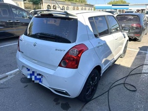 Bon prix pour Changan <span class=keywords><strong>Suzuki</strong></span> <span class=keywords><strong>Swift</strong></span> 2016 1.5L Automatic Fashion Cool Play Edition Voiture d'occasion Marchandises en stock Voiture au port - Product Image 5