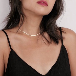 Donne vendita calda Pvd placcato oro catena serpente argento cartilagine piatto a spina di pesce collana gioielli in acciaio inossidabile - Product Image 4