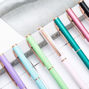 Stylos avec logo personnalisé et ces stylos à bille multicolores pour les cadeaux promotionnels - Product Image 2