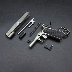 Vendita Diretta dalla Fabbrica: Portachiavi Miniatura Kimber 1911 1:3, Regalo, Giocattolo, Modello a Forma di Pistola in Metallo - Product Image 3
