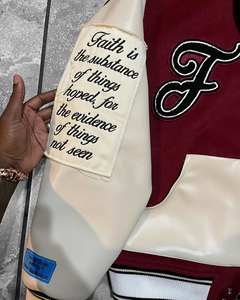 Moda Sokağı Letterman Deri Çift Katmanlı Baharlık Rüzgar Geçirmez Fermuarlı Özel Nakış Logolu Erkek Üniversite Ceketi OEM - Product Image 3