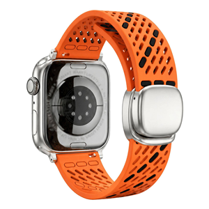 สายรัดข้อมือซิลิโคนแบบเจาะรูสองสี OEM พร้อมหัวเข็มขัดแม่เหล็ก ใช้งานร่วมกับ Apple Watch 11 10 9 8 7 - Product Image 2