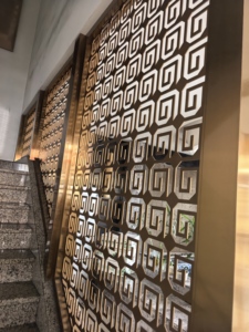 Divisorio Moderno Retrò in Acciaio Inossidabile, Schermo Decorativo di Lusso per Interni di Ristoranti - Product Image 2