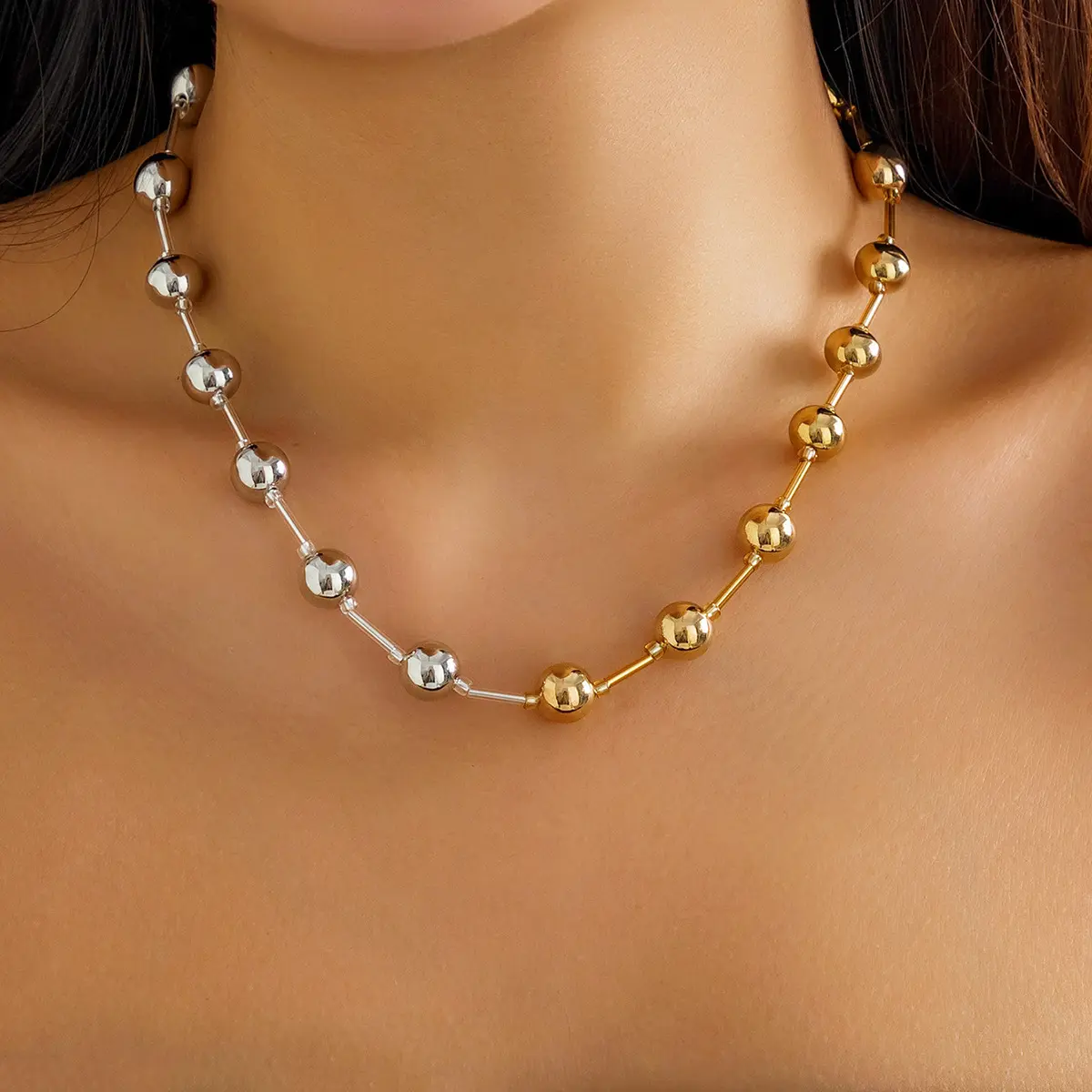 2024 bijoux de mode exagéré punk collier de perles petite boule géométrique femmes deux tons perlé CCB tour de cou pendentif collier