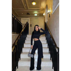 Ensemble de costume noir pour femme avec détail au dos - Pantalon élégant au design complexe - Product Image 6