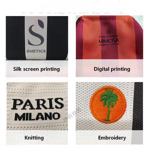 Nouvelle Pochette Cosmétique Décontractée en Tricot Rayé pour Femme avec Logo Personnalisé, Sac à Main Nuage Tissé à Clip Ouvert, Pochette Décontractée - Product Image 3