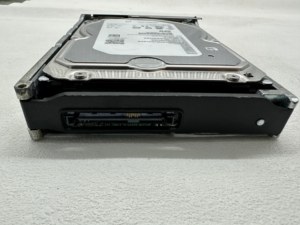 Disco Duro Interno Empresarial Usado ST4000NM0025 de 4 TB, 7200 RPM, SAS, 12 Gbps, 3.5" LFF - Product Image 1