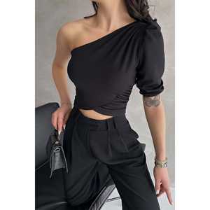 Chemisier en mousseline blanc asymétrique à une épaule pour femme, avec manches élastiques style princesse, idéal pour les soirées - Product Image 4