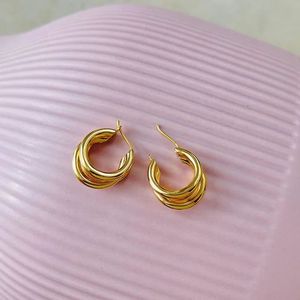 Pendientes de Aro Triples Pequeños de Oro Amarillo de 18 Quilates, Diseño Italiano de Lujo Xinfly, Resistentes al Agua y al Deslustre, para Damas y Niñas - Product Image 2
