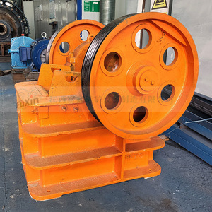 Trituradora de mandíbulas serie PE con capacidad de 15t/h para construcción de carreteras con motor de CA - Product Image 1
