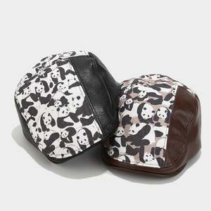 Boina de Diseño de Marca Famosa, Estilo Otoño-Invierno, con Detalles de Panda en Cuero Sintético, Parte Superior Plana - Product Image 3