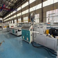 Machine de fabrication de profilés en PVC WPC, ligne d'extrusion de cadres en PVC, machine d'extrusion de profilés PE PP