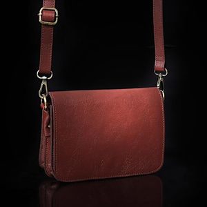 Bolso Bandolera de Cuero Borgoña para Mujer al por Mayor, con Correa Ajustable, Elegante y Compacto, Accesorio de Moda - Product Image 3