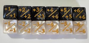 Dés à jouer de 16 mm avec des chiffres additionnels et des signes de soustraction, en perles noires et blanches, dés de couleur unie, tamis pour dés - Product Image 6