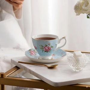 Ensemble de tasses à thé <span class=keywords><strong>et</strong></span> soucoupes à motif floral personnalisé, ensemble de tasses à thé de luxe en porcelaine anglaise - Product Image 5