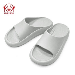 Sandales tendance en EVA Cloud avec semelle épaisse et souple, antidérapantes, imperméables, avec coussinets pour les pieds, pour l'intérieur et l'extérieur, sandales familiales en EVA - Product Image 1