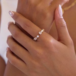 Anillo de Acero Inoxidable con Oro de 18K y Circonita Blanca Irregular, Ajustable, para Compromiso, Joyería Unisex - Product Image 2