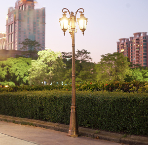 Lampadaires de jardin européens antiques Aolier, décoratifs, étanches, modernes, à LED, pour l'extérieur, lampes de chemin LED - Product Image 1