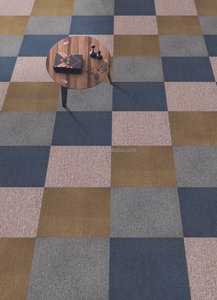 Azulejo de alfombra de piso de oficina con patrón geométrico 100% PP, diseño moderno PT07, técnica de corte de pila para uso doméstico y de oración - Product Image 2