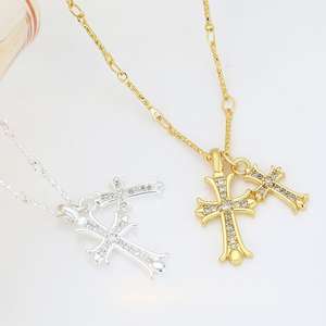<span class=keywords><strong>สร้อย</strong></span>คอจี้รูปไม้กางเขนทองคำ ดีไซน์ไม่ซ้ำใครสำหรับผู้หญิง ประดับด้วยเพชรคิวบิกเซอร์โคเนีย จี้รูปหัวใจคู่เคลือบโครเมียม - Product Image 1