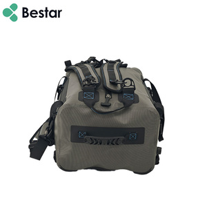 Tùy chỉnh lớn 40L 50L 60L TPU PVC du lịch xách tay <span class=keywords><strong>Duffel</strong></span> <span class=keywords><strong>Bag</strong></span> với mềm xử lý không thấm nước cho đi bộ đường dài leo núi Cắm Trại - Product Image 3