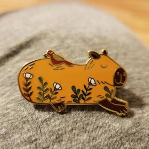 Phim Hoạt Hình Capybara Nhà Máy Bán Buôn Chất Lượng Cao Tùy Chỉnh Cloisonne Phim Hoạt Hình Cứng Men Ve Áo Pin Cá Nhân Kim Loại Pins Nhà Sản Xuất - Product Image 1