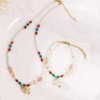 Pendentif Maneki-neko en cristal rose fraise, apatite bleue, perle, collier, bracelet, design unique et élégant, bijoux chics pour les fêtes