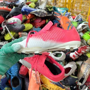 S25 بالجملة بالجملة أحذية كرة القدم المستعملة بالجملة أحذية كرة القدم المستعملة ذات نوعية جيدة أحذية كرة القدم بالات العرض رخيصة الثمن - Product Image 1