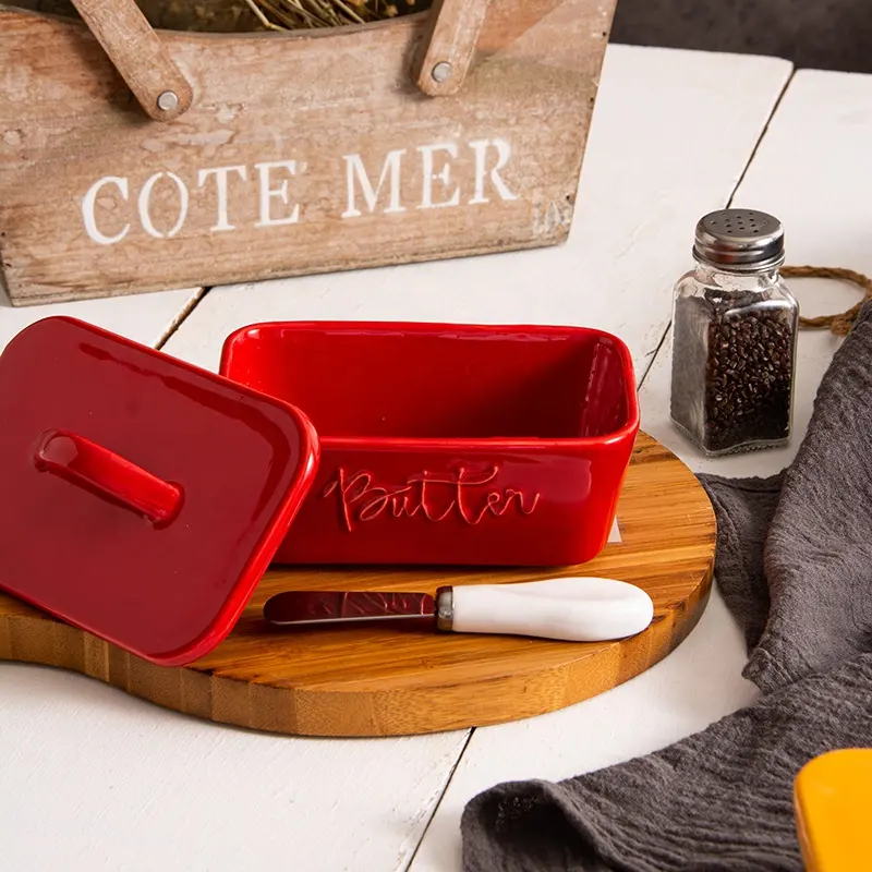 Récipient à fromage de forme rectangulaire de couleur personnalisée boîte à beurre en céramique rouge pour les aliments avec couvercle