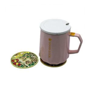 แผ่นรองแก้วโลหะอัลลอยด์สังกะสีเคลือบอีพ็อกซี่แบบกำหนดเองขายส่งคุณภาพสูง ของที่ระลึกสถานที่สำคัญในเมือง พิพิธภัณฑ์ ของขวัญ ของที่ระลึก แผ่นรองแก้วกาแฟ ชา - Product Image 3