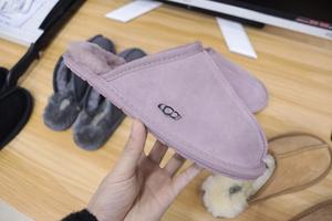 Pantoufles d'intérieur d'hiver pour femmes, <span class=keywords><strong>chaussons</strong></span> UGGSS chauds et antidérapants, en peluche, doublés en polaire, avec tige en daim - Product Image 5
