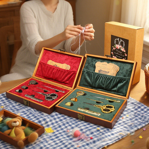 <span class=keywords><strong>Kit</strong></span> de costura de caja de madera con estampado dorado de lujo actualizado, tijeras de bordado Vintage únicas, dedal, <span class=keywords><strong>REGALO</strong></span> EXCLUSIVO para amantes de la costura - Product Image 5