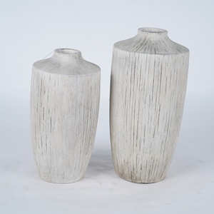 Jarrón de Terracota con Rayas Verticales Lian Da, Jarrón de Flores de Hormigón con Textura Antigua, Jarrón Decorativo para Mesa de Interior - Product Image 3