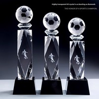Souvenir de médaille gravée en 3D du trophée de football en cristal créatif personnalisé pour MVP pour les compétitions internes de sculpture et les événements sportifs