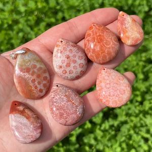 Grosir liontin kristal batu alam giok karang kuning merah liontin kristal batu akik kerajinan kristal lainnya untuk dipakai - Product Image 3