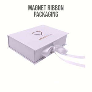 Emballage de luxe pour vêtements Bee, boîte rigide pliable avec fermeture magnétique, ruban à nouer, boîte cadeau avec gaufrage en feuille d'or - Product Image 2