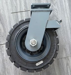 Roulettes pivotantes robustes à roulement rapide, en caoutchouc noir solide, à motifs de bande de roulement profonds, capacité de charge de 7 tonnes pour terrains accidentés - Product Image 6