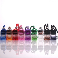 Diffuseur d'arôme dégradé de couleur 8ml Petit diffuseur de parfum suspendu en forme de carré vide Bouteilles en verre Bouteille d'huile essentielle