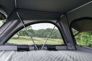 Tente <span class=keywords><strong>de</strong></span> <span class=keywords><strong>toit</strong></span> souple et étanche pour 3-4 personnes Overland avec barre lumineuse Poteau automatique en aluminium pour le camping en plein air Utilisation sur le <span class=keywords><strong>toit</strong></span> d'une voiture - Product Image 6