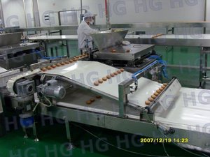 Machines industrielles de production de cupcakes, fourniture directe d'usine avec support technique à vie pour les <span class=keywords><strong>pièces</strong></span> <span class=keywords><strong>détachées</strong></span> - Product Image 2