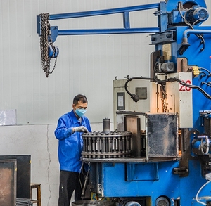 Resorte trenzado de Metal pequeño de acero inoxidable personalizado, gancho de alambre de tablero de clavijas, resortes de formación de alambre, ganchos redondos plateados - Product Image 5