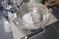 Petite machine automatique de remplissage d'emballage pour vêtements comptage boulons écrous vérifier le poids pochette en plastique matériel attache vis écrou