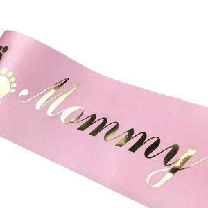 Écharpe en satin rose pour future maman, idéale pour les décorations de baby shower et les fêtes de révélation du sexe - Product Image 5