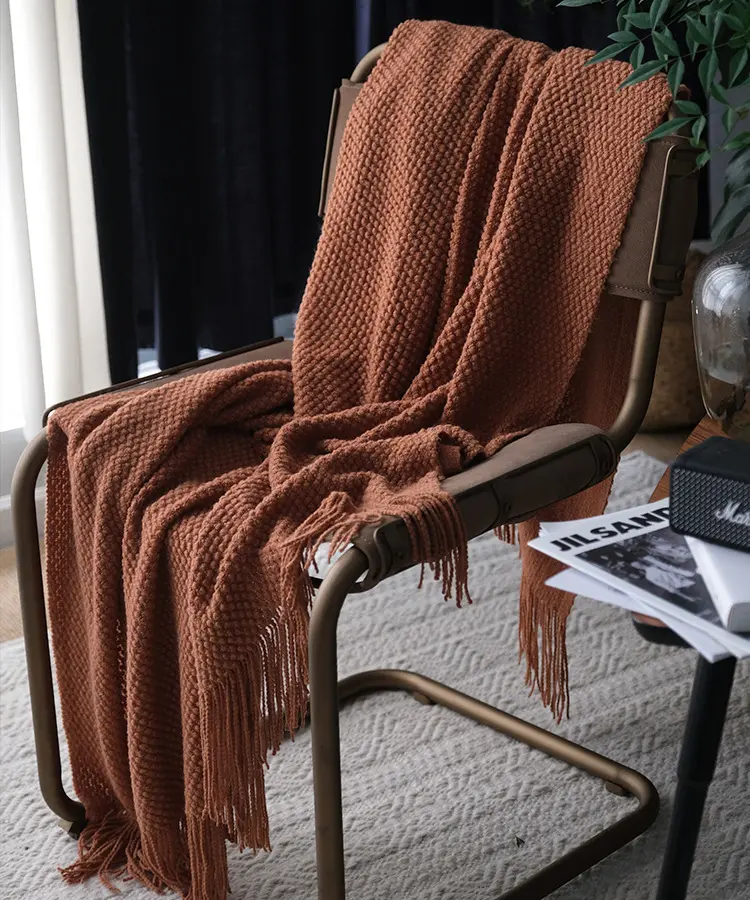 Elegant Chic Luxury Chenille Sofa Bed Throw Blanket Cozy Lightweight Fringe Tassel Knitted Technique Custom Size Bedroom Western