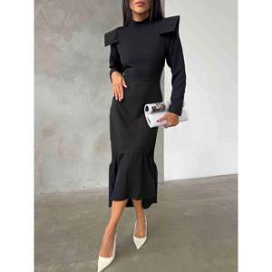 Elegante Vestido Midi Negro con Detalle en el Hombro y Dobladillo con Volantes para Uso Profesional, Talla S - Product Image 1