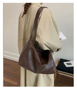 Factory Wholesale PU Handbag Lady's Shoulder <b>Bag</b> Large Capacity Leather Tote <b>Bags</b> - Product Image 2